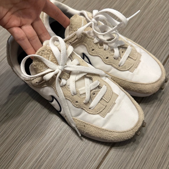 Nike - Picture 2 of 6